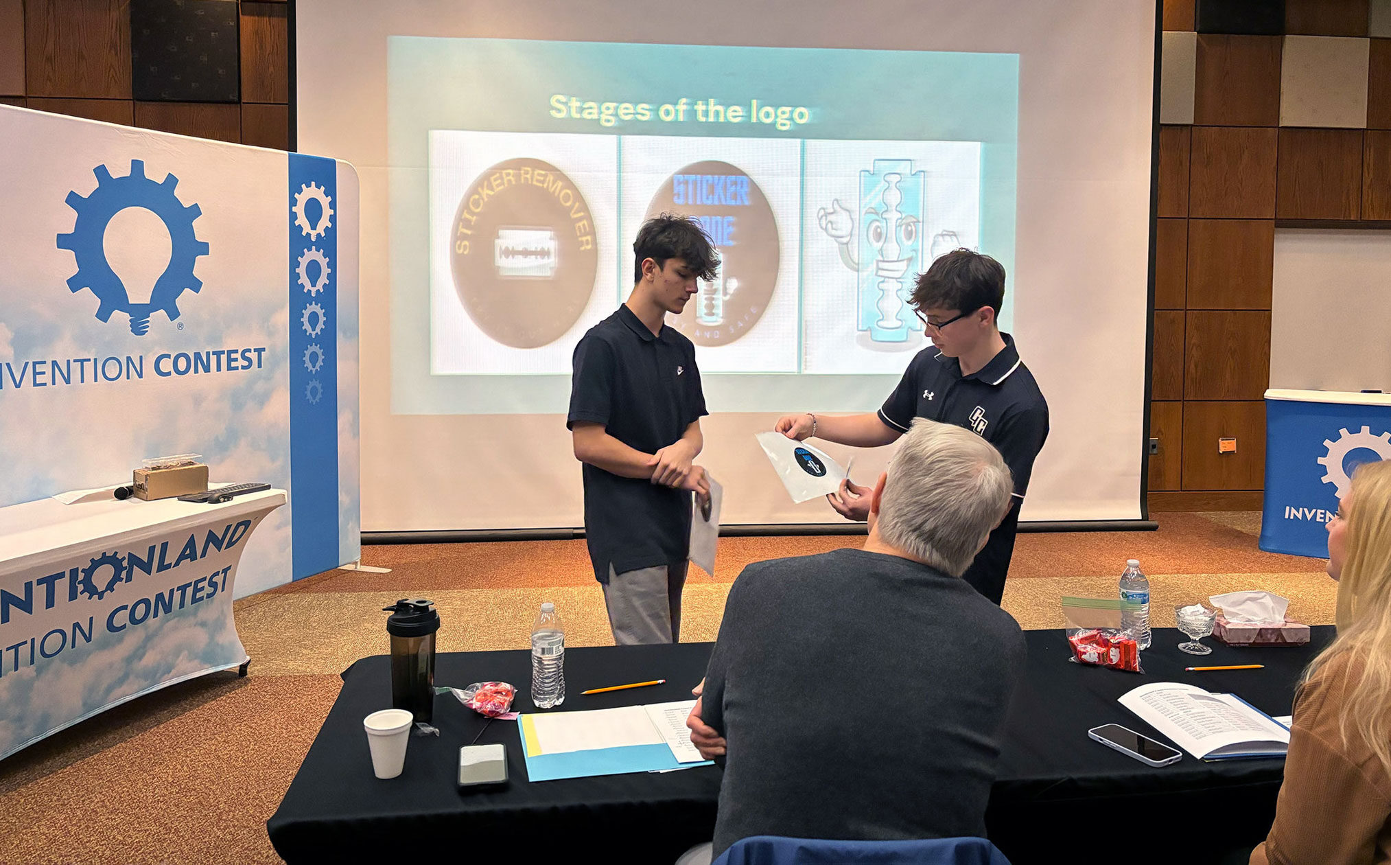 students present their invention