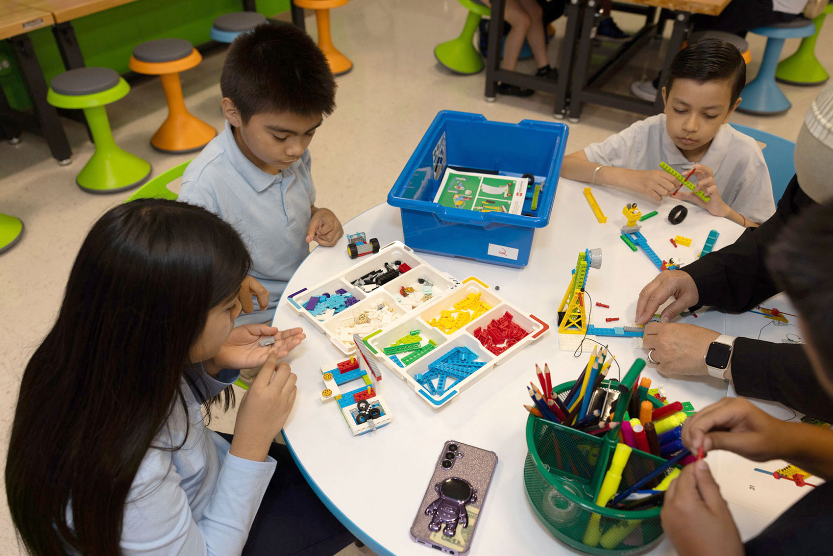 students working on a STEM project